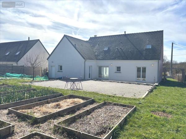 Maison à vendre à Moulins-sur-Yèvre dans le Cher (18390), ref : 04116
