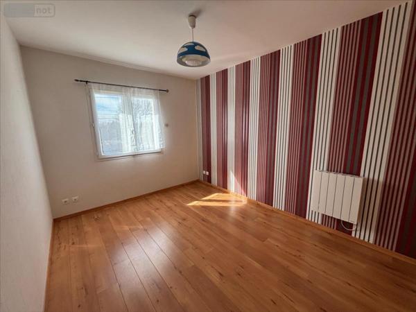 Maison à vendre à Moulins-sur-Yèvre dans le Cher (18390), ref : 04116