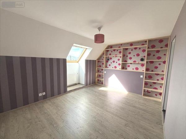 Maison à vendre à Moulins-sur-Yèvre dans le Cher (18390), ref : 04116