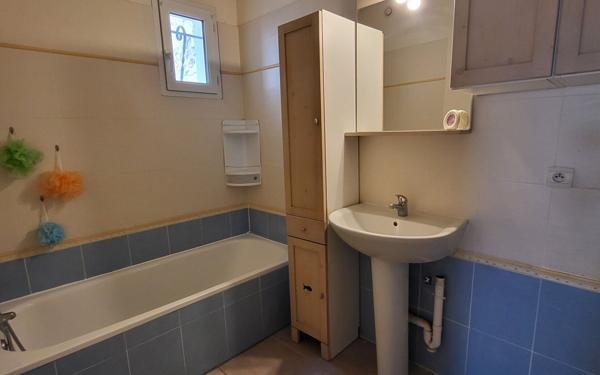 Appartement à vendre    3 pièces • 61 m2 Uchaud