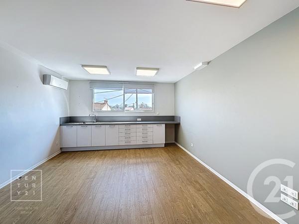 Appartement Local à vendre  7 pièces - 158,50 m2 BAHO - 66