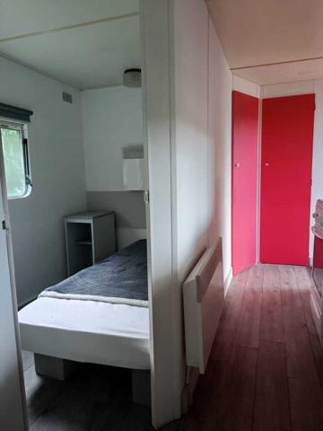 Terrain de loisirs avec mobile home