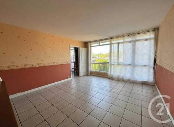 Appartement à vendre  4 pièces - 87,68 m 2   EVRY  - 91