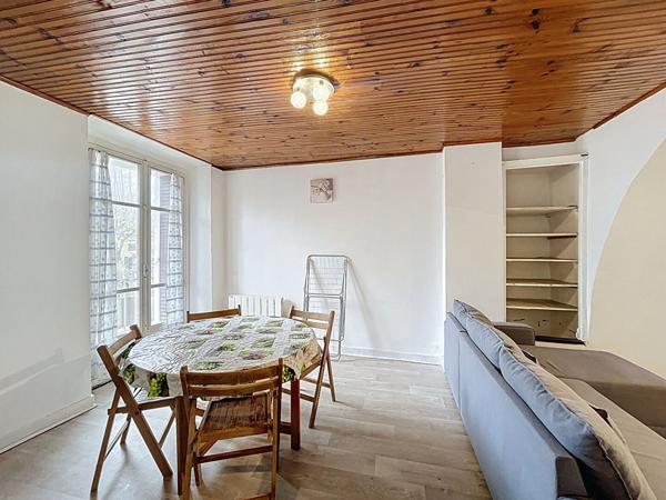 Appartement Manosque 2 pièces 41.48 m2  carrez avec  cellier et balcon