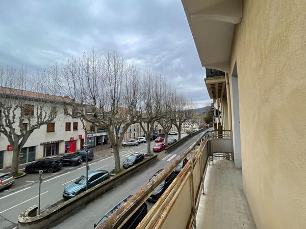 Appartement Manosque 2 pièces 41.48 m2  carrez avec  cellier et balcon