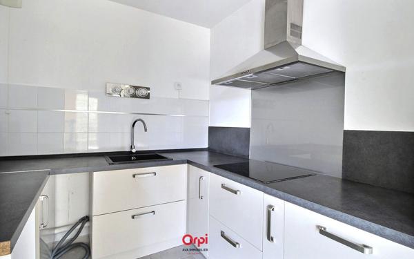 Appartement à vendre    2 pièces • 64,20 m2 Marseille 10