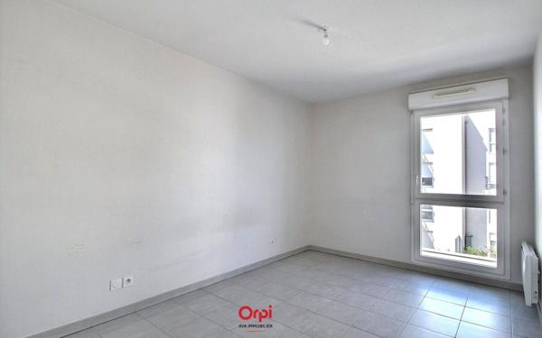 Appartement à vendre    2 pièces • 64,20 m2 Marseille 10