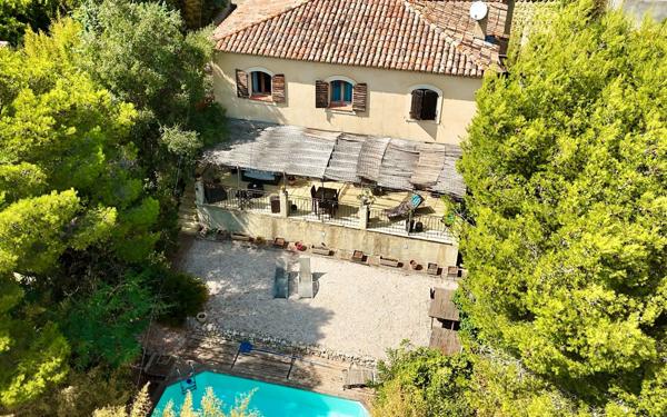 Maison à vendre    5 pièces • 160 m2 Marseille 9