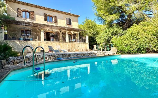 Maison à vendre    5 pièces • 160 m2 Marseille 9