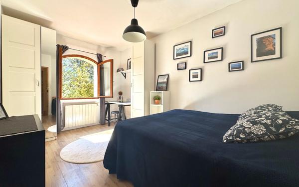 Maison à vendre    5 pièces • 160 m2 Marseille 9