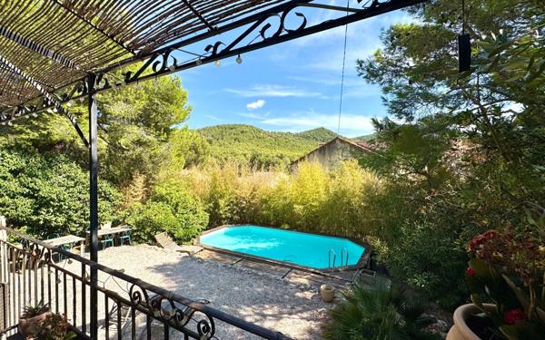 Maison à vendre    5 pièces • 160 m2 Marseille 9