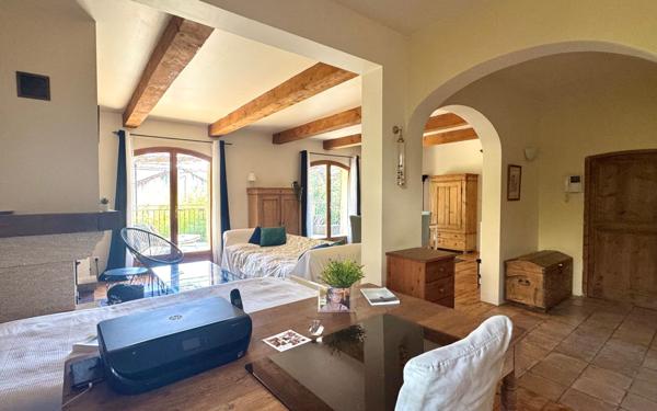 Maison à vendre    5 pièces • 160 m2 Marseille 9