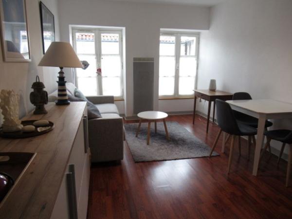 T2 MEUBLE ETUDIANT CENTRE LR