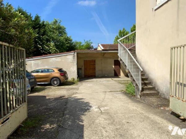 Immeuble 2 appartements + 1 maison