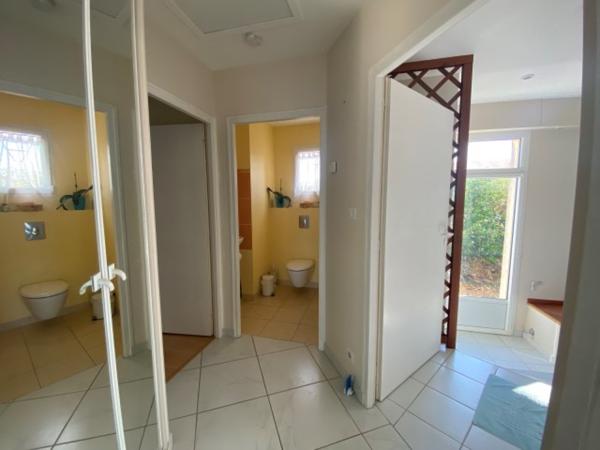 Maison  8 pièce(s)  4 chambre(s)  219.93 m²