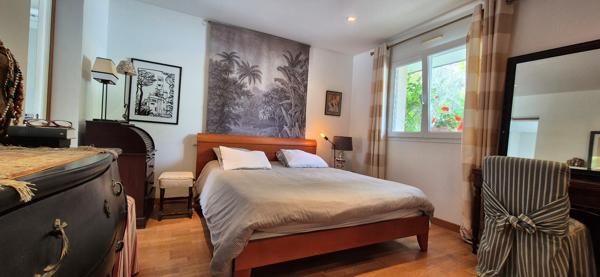 Exclusivité Agence. Entre Terre & Mer. Clohars-Fouesnant Contemporaine sur Jardin Arboré avec Piscine