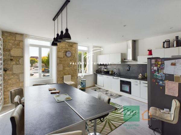 Charmante maison de ville en pierre au cœur de Bonneuil Matours