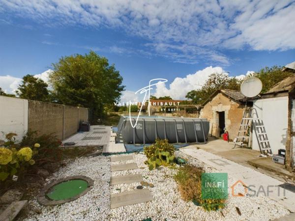 Charmante maison de ville en pierre au cœur de Bonneuil Matours