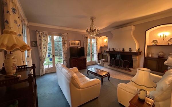 Maison à vendre    5 pièces • 198 m2 Lons