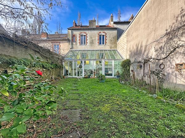 Nantes / Toutes-Aides : Maison 166.98 m2, 3 chambres, jardin et cave
