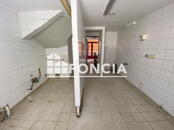 Location Local commercial 3 pièces 103.3 m² - 1 & 3 RUE RABATTON Hyeres 83400