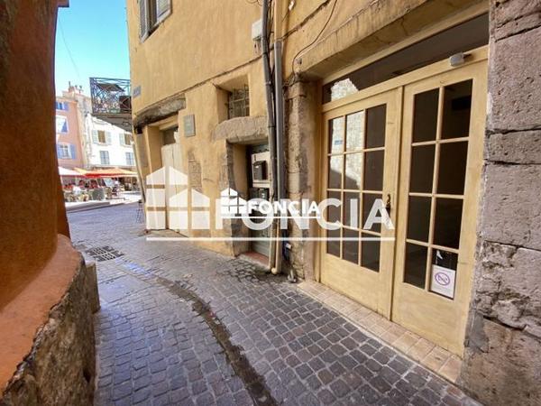 Location Local commercial 3 pièces 103.3 m² - 1 & 3 RUE RABATTON Hyeres 83400