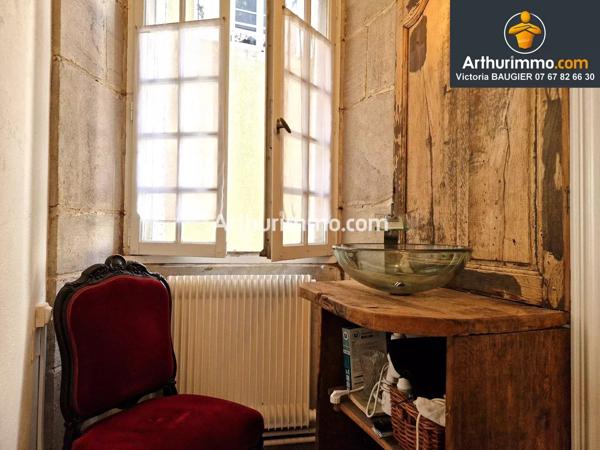 Vente                                                      Appartement
                        
                     4 pièces                      110 m2                     à Lons-le-Saunier