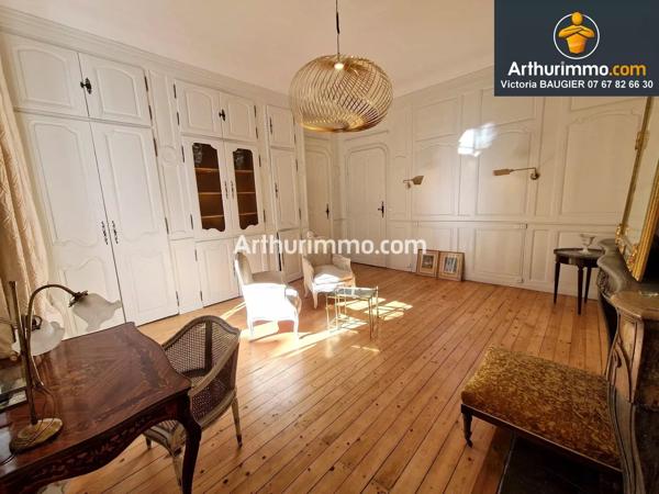 Vente                                                      Appartement
                        
                     4 pièces                      110 m2                     à Lons-le-Saunier