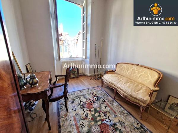 Vente                                                      Appartement
                        
                     4 pièces                      110 m2                     à Lons-le-Saunier
