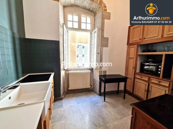 Vente                                                      Appartement
                        
                     4 pièces                      110 m2                     à Lons-le-Saunier