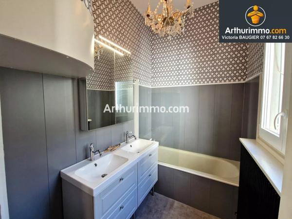 Vente                                                      Appartement
                        
                     4 pièces                      110 m2                     à Lons-le-Saunier