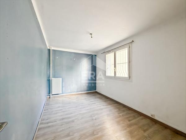 À vendre Appartement Type T3 56m².  Résidence fermée avec place privative. Marseille 12e