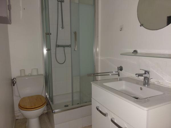 CHARTRONS maison de 107m² , 4 chambres avec jardin et garage.