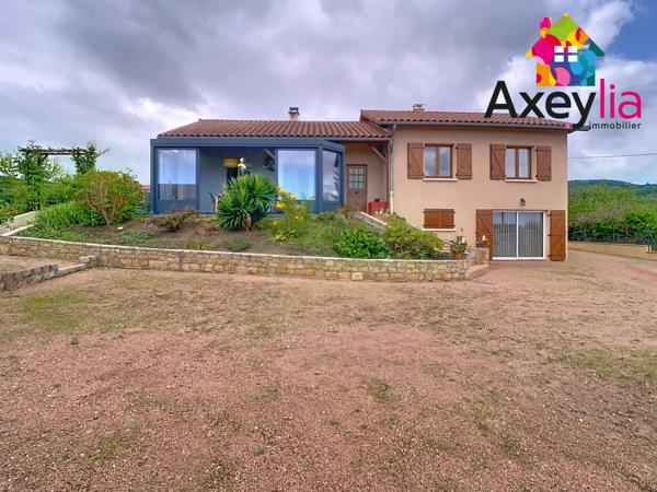 Saint-Alban-les-Eaux (42370) A VENDRE- CÔTE ROANNAISE- MAISON AVEC VUE DÉGAGÉE ET DÉPENDANCES.