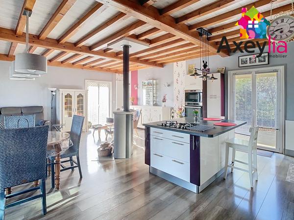 Saint-Alban-les-Eaux (42370) A VENDRE- CÔTE ROANNAISE- MAISON AVEC VUE DÉGAGÉE ET DÉPENDANCES.