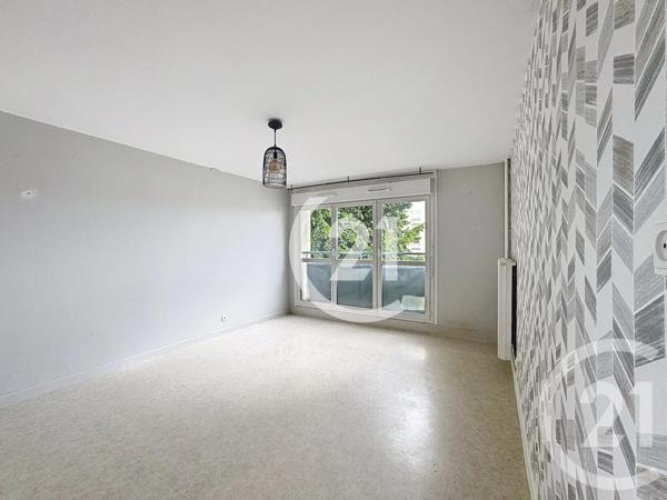Appartement F4 à vendre  4 pièces - 82,23 m 2   MONTBELIARD  - 25