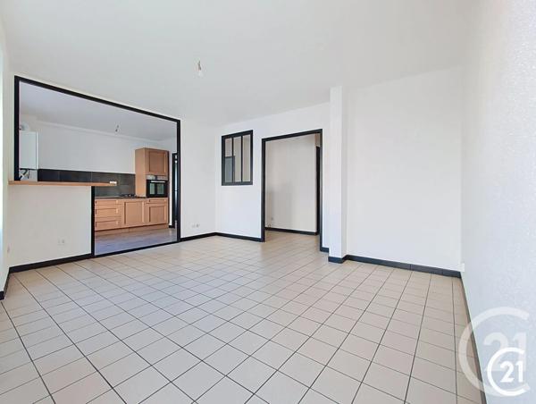 Appartement F4 à vendre  4 pièces - 82,23 m 2   MONTBELIARD  - 25