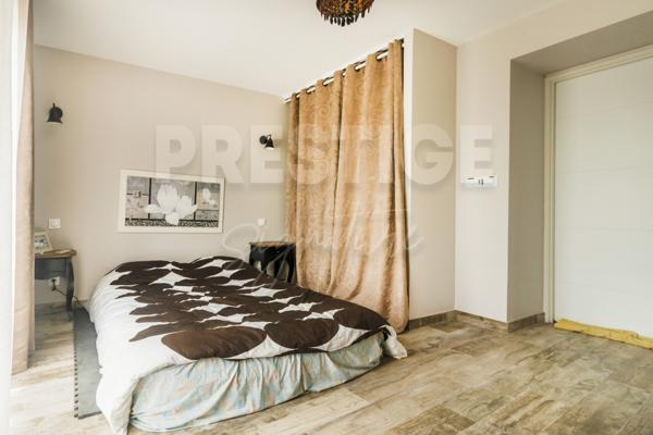 Villa 6 pièce(s) 4 chambre(s) 215 m²