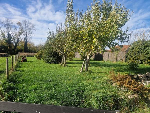 Très belle longère, dépendance et terrain clôturé