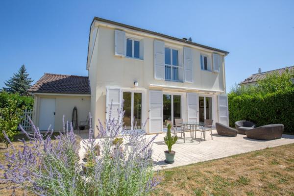 SUPERBE MAISON INDIVIDUELLE DE 135 M2, TERRAIN DE 700 M2