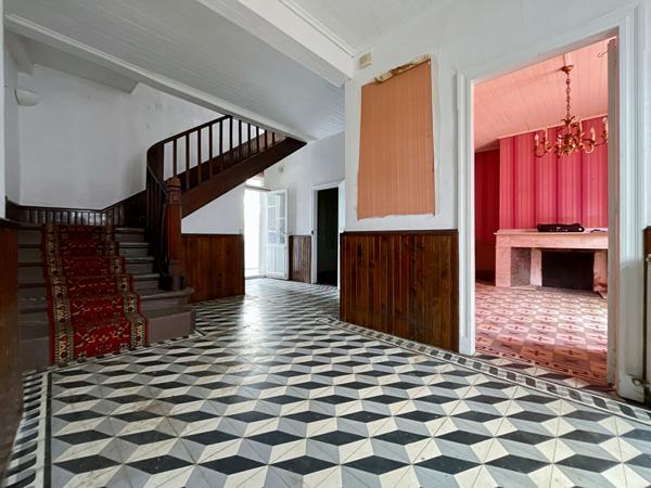 Immeuble centre Bessières - 12 pièce(s) 306 m2