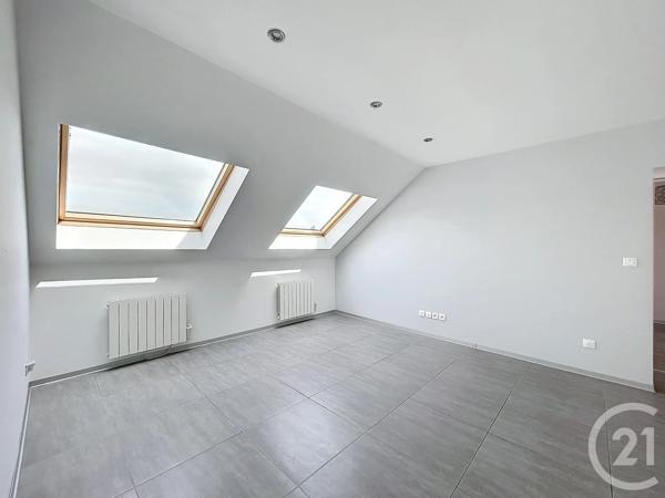 Appartement F4 à vendre  4 pièces - 61,70 m 2   BEAUCOURT  - 90