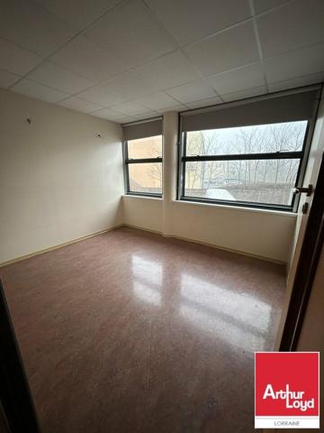 BUREAUX à LOUER de 391 m²