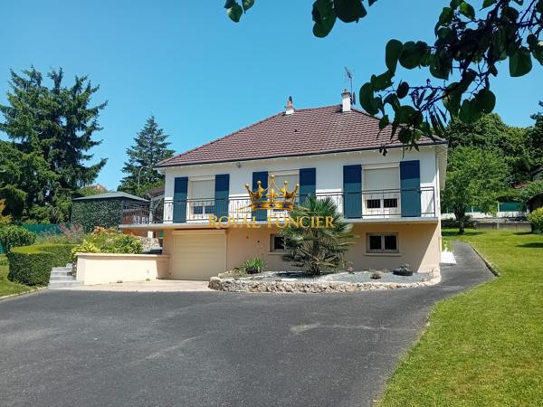 VUE SUR LA TERRASSE CARRELEE DE 60 M2, BEAU QUARTIER