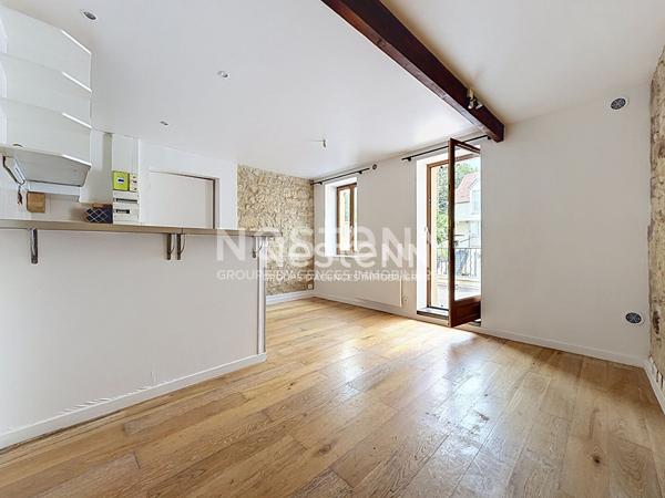 Appartement à vendre Champagne-sur-Oise - 31.80m², 2 pièces avec terrasse et stationnement