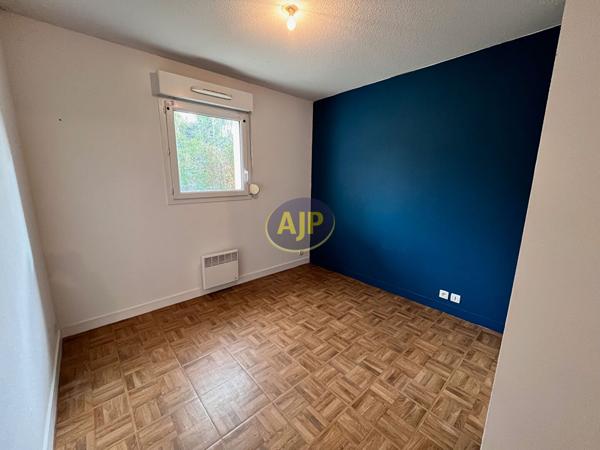 Appartement à louer Pontivy : 2 pièces, 49m² avec 1 chambre(s) à 575€ - AJP Immobilier Pontivy