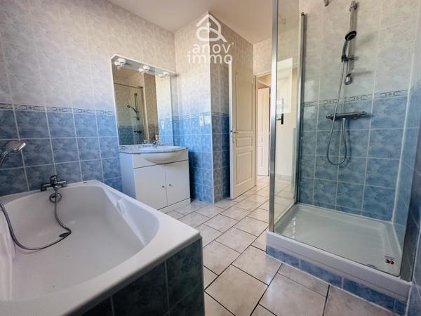 Maison
                                                                                                                                                                                                                                                                                                                        4 pièce(s)                                                                                                                                                                                                          2 chambre(s)                                                                                                                                                                                                          89.28  m²