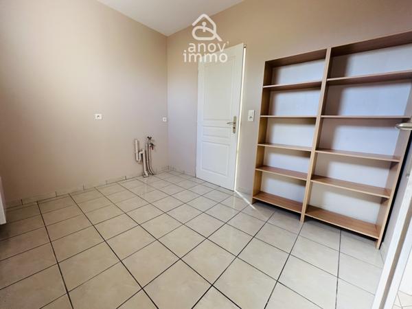 Maison
                                                                                                                                                                                                                                                                                                                        4 pièce(s)                                                                                                                                                                                                          2 chambre(s)                                                                                                                                                                                                          89.28  m²