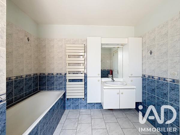 Maison à vendre 4 pièces 100 m² Treis-Sants-en-Ouche