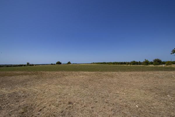 PUIMOISSON - TERRAIN CONSTRUCTIBLE - 996 M² - VIABILISÉ - PISCINABLE - 83 000